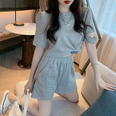 Goodif 女款 Holly 袖開衩設計短袖短版上衣 + 側拉鍊短褲套裝