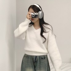 With Hui Lin 女款棉花糖短版V領針織衫