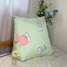 Begozani Mamung 三角靠墊, 鴨蛋黃