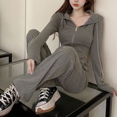 Moirbella 女款Jane訓練連帽拉鍊外套 + 長褲套裝