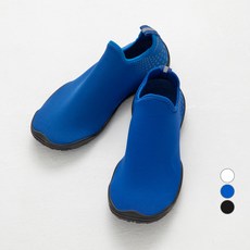 BASE ALPHA ESSENTIALS 貼膚水陸兩棲鞋