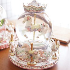 蓬鬆雲朵旋轉木馬 Underround 音樂盒 369, 白色