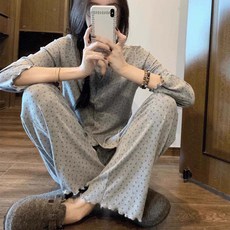 2Estar 女款鈕扣印花長袖居家服睡衣上下套裝