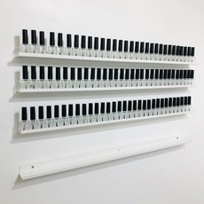 年輕美麗指甲油架, 白色