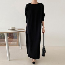 TEETAK 女款大尺碼日常寬鬆圓領素色H線條側面開叉針織長版連身裙, 黑色