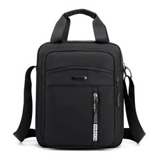 男款簡約側背包 MB002, 黑色
