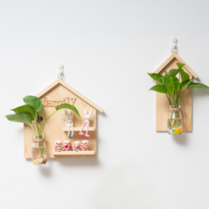 Roy 天然木質壁掛式透明花盆 原木小屋人偶組, 單一顏色