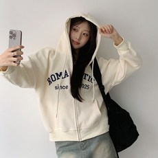 Planday 株式會社 女款浪漫字母印花日常連帽拉鍊外套