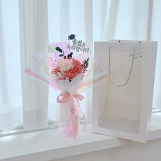 LOVELY FARM LED閃亮極光永生花束 + 提袋 + 燈飾組 畢業插牌加購款, 粉色極光