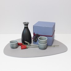 Dalsogeum 韓國製陶瓷花蕾德利瓶禮盒 天空灰, 1套, 德利瓶 + 酒杯3入