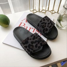 Livium 女用復古拖鞋 Rv-9221