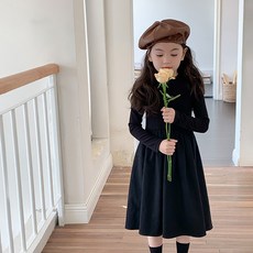 Starbean 女童修身圓領長袖連身裙