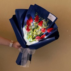 러블리팜 조화 엘레나 튤립 꽃다발, 레드