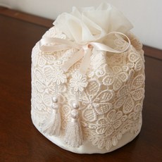 ANDCOTTON 雛菊蝴蝶結圓形面紙盒, 象牙白