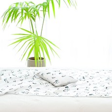 ahtty blanc 嫘縈寶寶安睡枕 + 毯子組, 企鵝