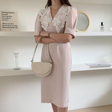 ViVEMO 深V蕾絲領蓬鬆長版洋裝 00274, 粉米色