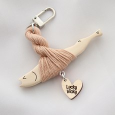 marketuniverse 避邪明太魚 明九 鑰匙圈, 1個, 米色+眨眼 超級幸運