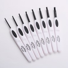 黑白鉤針組, 1套