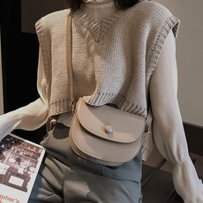 SORIDAL 女款De Yon簡約鈕扣扣環細節斜揹包, 米色
