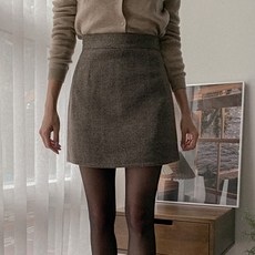 qnigirls 女款羊毛10%摩登保暖人字紋迷你裙