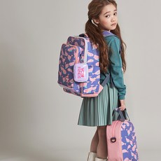 Victoria&Friends 兒童款小學生輕量防水書包3件組 使用反光+零錢包