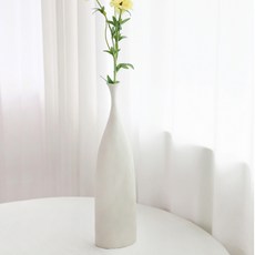 JINSIM DESIGN 簡單的藝術家花卉陶瓷花瓶 Krame, 乳白色
