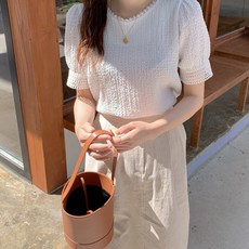 LINDASHOP 蕾絲壓紋短袖雪紡衫 BL3219C06