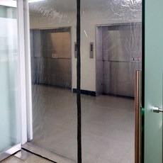 Maison Textile 魔鬼氈黏貼式 磁吸門型 防風防寒 PEVA 透明擋風簾 黑色邊框, 1個