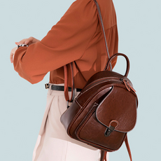 Tinar女款皮革圓形後背包, 棕色的