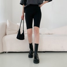 Chic Black 女款 Geturi 腰部鬆緊帶五分內搭褲 LG261K23