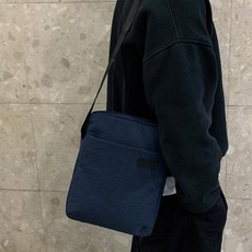 CCREANG 男士素色休閒斜背郵差包 CR3301, 海軍藍