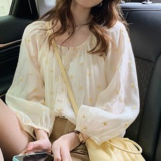 MarketA 盛開花卉圓領上衣