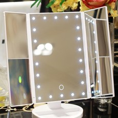 Maum Ieum Market 三層折疊桌鏡 180 x 280 毫米, 白色的