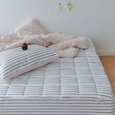 깃든 나란히 누빔 매트리스 커버