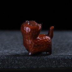 홈플로우 콧대높은 도도한 원목 고양이 장식품, 우드레드