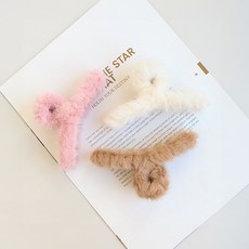 HARAROI 女童柔軟毛絨麻花髮夾3件組