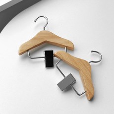 MONACO OLIVE 原木衣架夾, 混合顏色, 2個