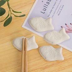 American Road 鯽魚造型餐桌裝飾陶瓷筷架 白色 HR2757