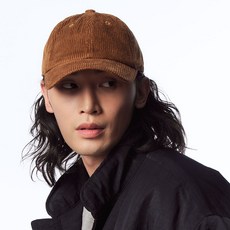 Oplein 經典冬季基本款燈芯絨素色燈芯絨棒球帽 O34I012