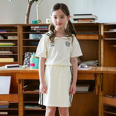 Bebezoo 女童Yeskoolsera上下套裝