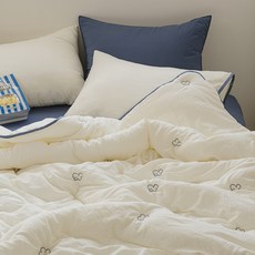 BAZAAR Creamy超細纖維水洗刺繡四季薄被, 爆米花雛菊