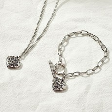 NOID-B 鋼製復古字母愛心配飾2件組