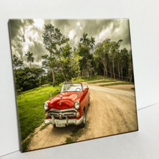 HTP 停在森林裡的紅色汽車照片磁磚 C727