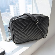 Ramun Dioni 鏈條菱格紋迷你斜揹包, 黑色