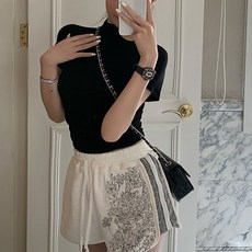 MarketA 女士黑色刺繡休閒短褲