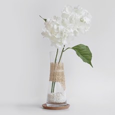 BLOOMING&ME 人造紫陽繡球花 2入 + 藤編曲線玻璃瓶 + 原木杯墊, 白色(繡球花)