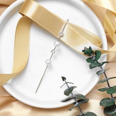 珍珠水鑽造型耳環