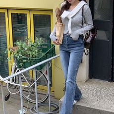 Tomatofactory 女款午夜基本款微喇叭牛仔褲