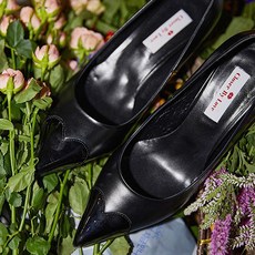 클로저바이러브 하트 아이코닉 펌프스 10cm