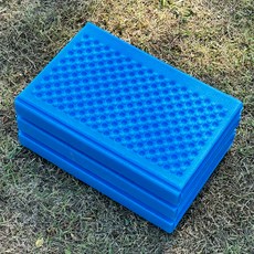 AMADA 舒適三折露營墊 + 收納袋套組, 藍色(墊子), 隨機出貨(收納袋)